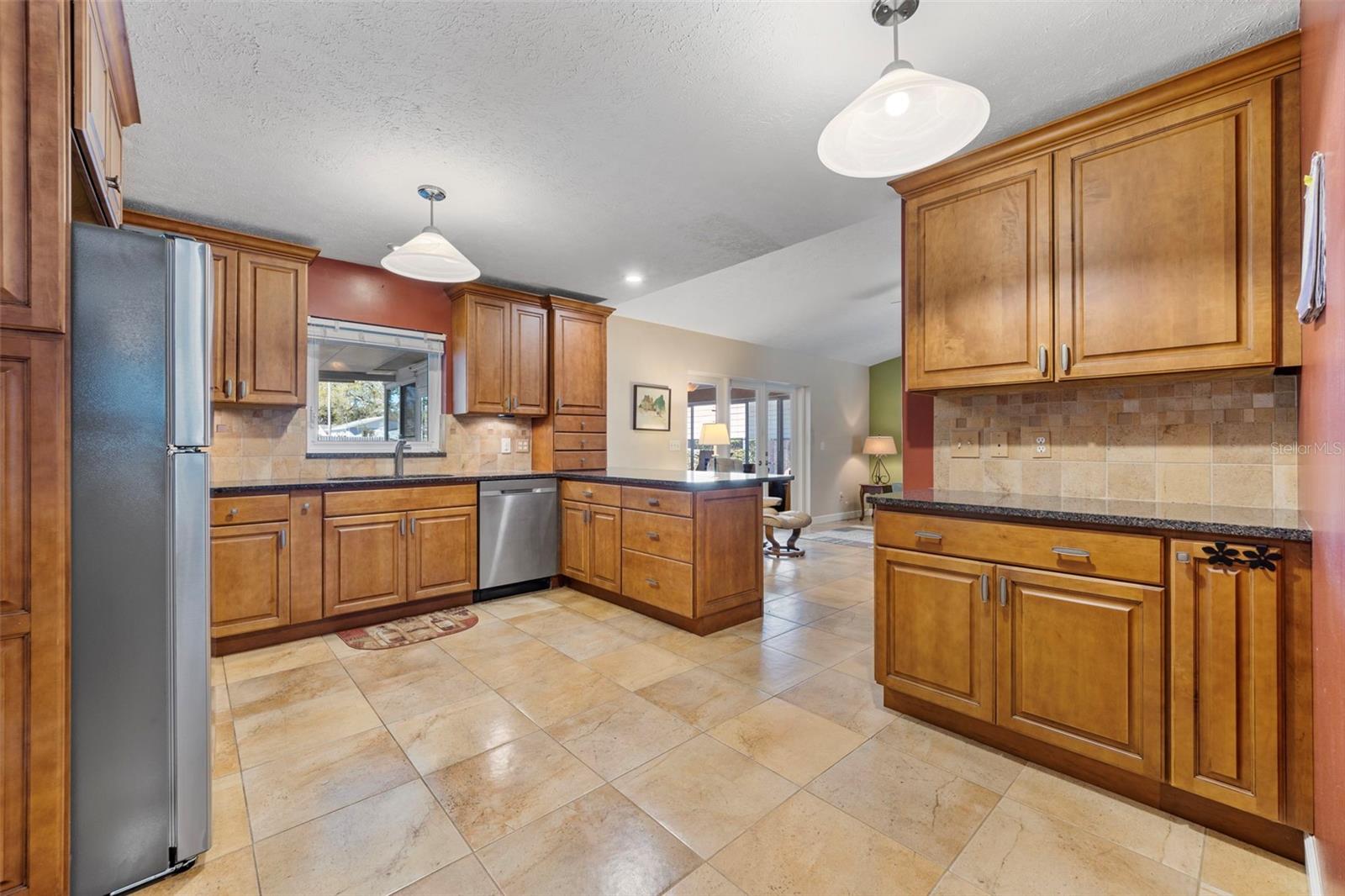 Image 14 of 41 For 402 Wedgefield Place