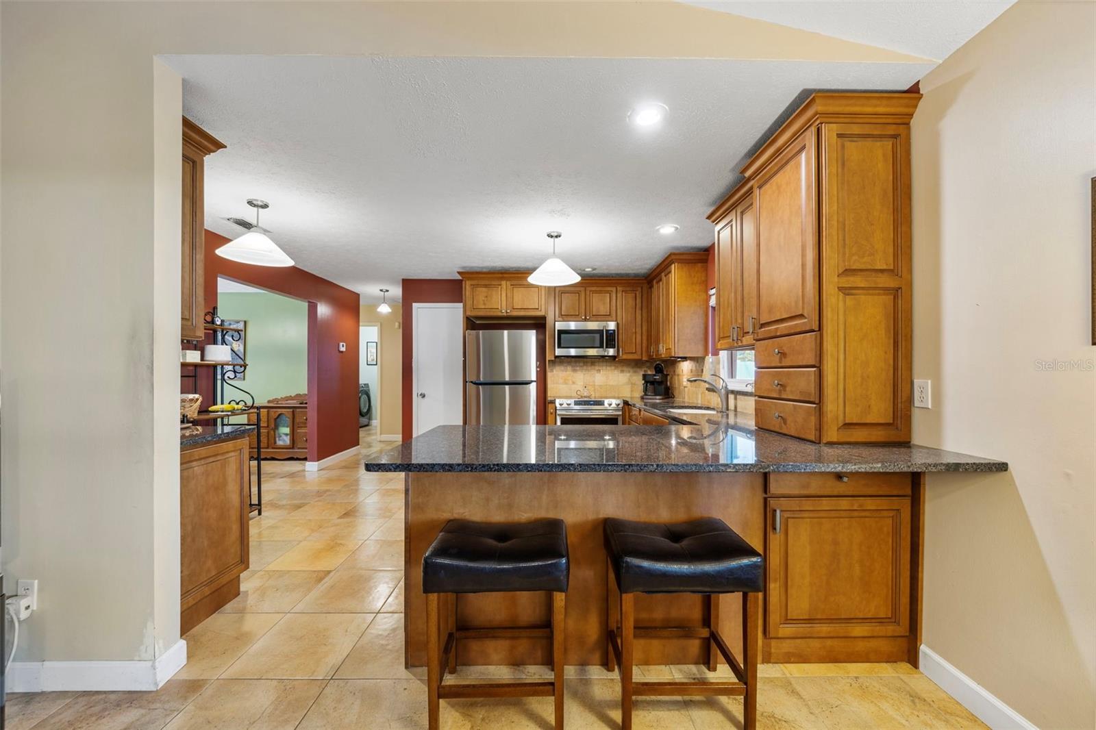 Image 20 of 41 For 402 Wedgefield Place