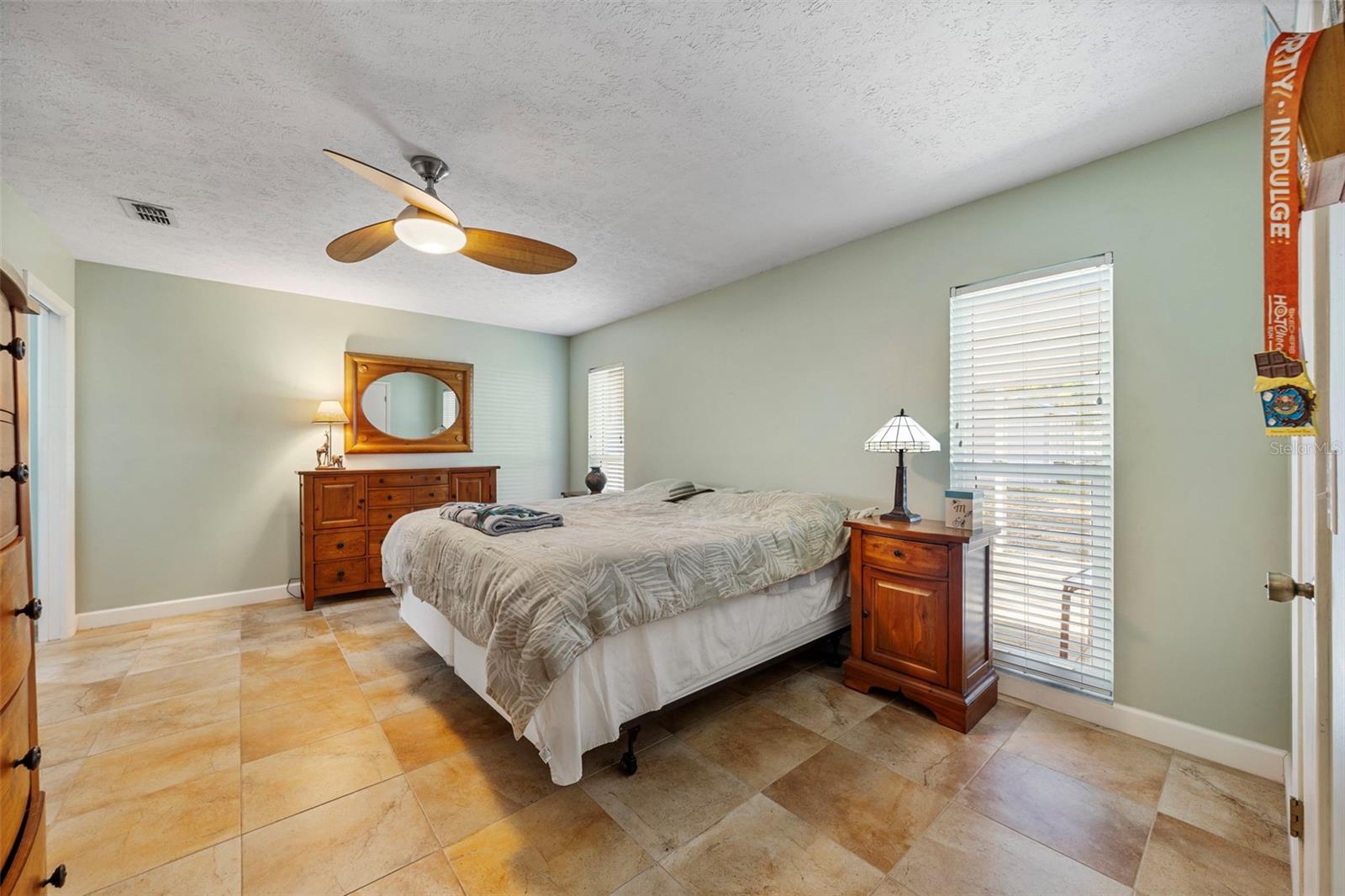 Image 21 of 41 For 402 Wedgefield Place