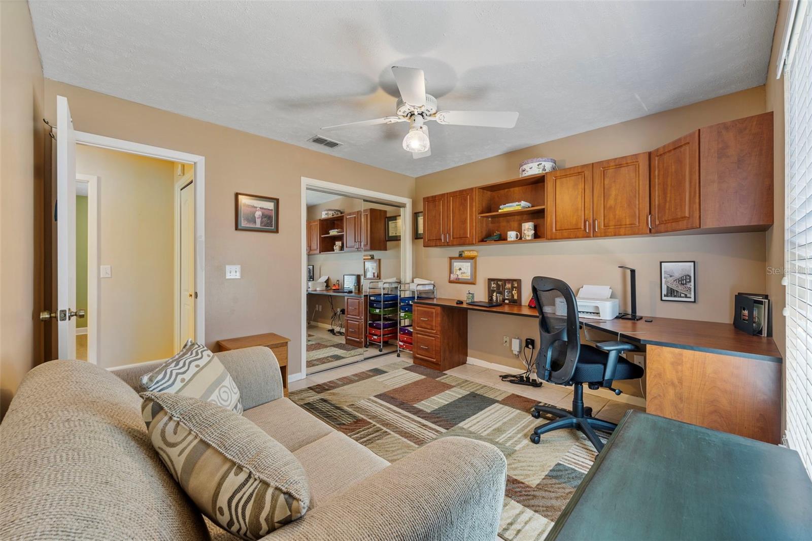 Image 5 of 41 For 402 Wedgefield Place