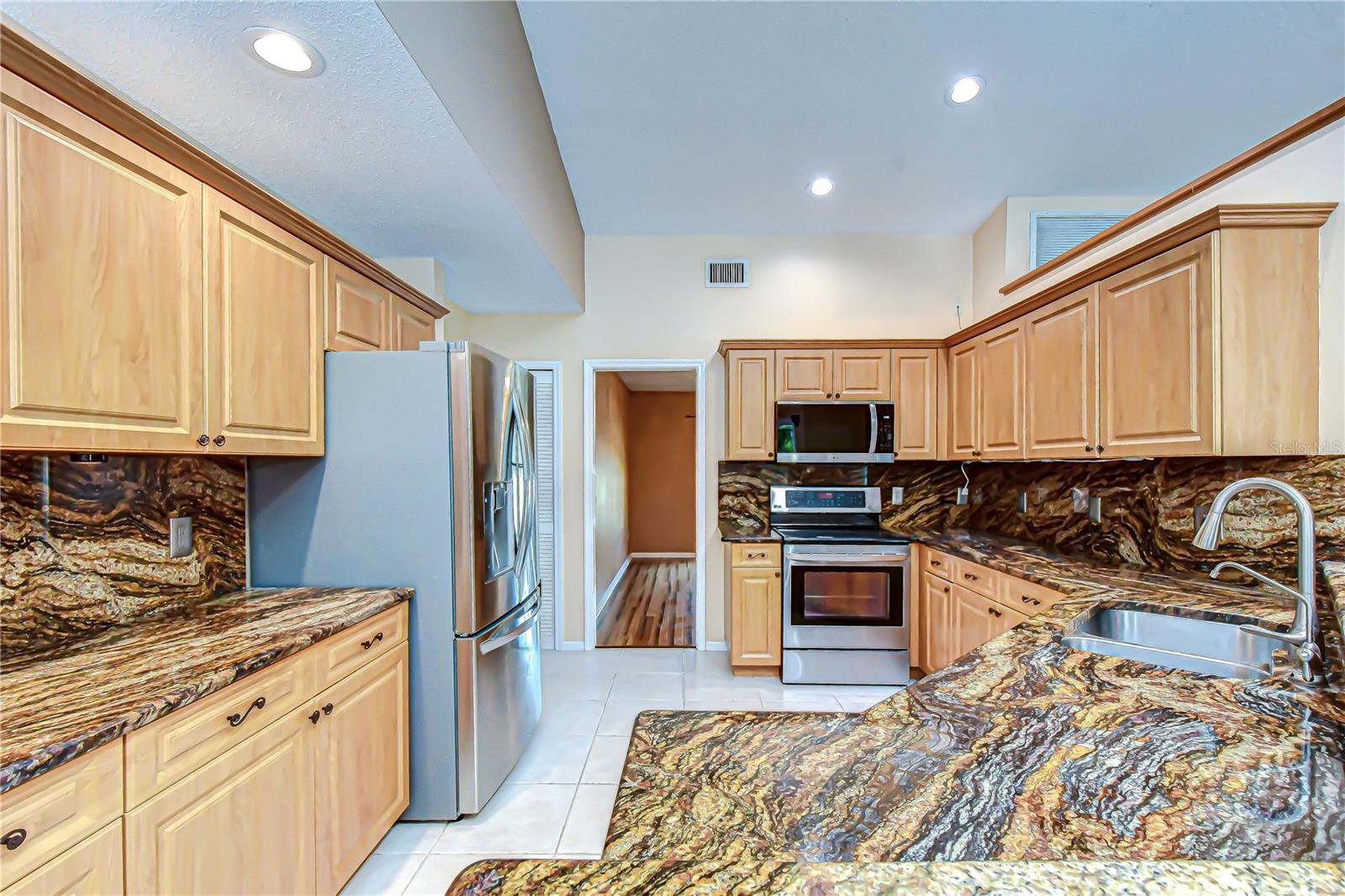 Image 14 of 40 For 11718 Spanish Lake Drive