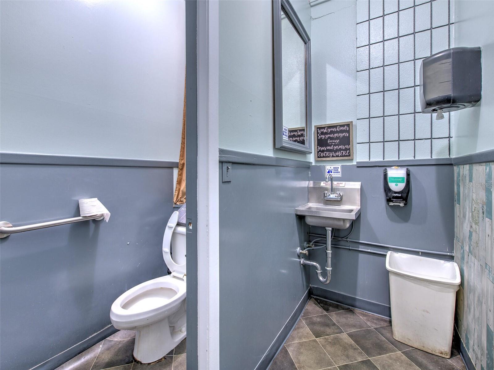 Image 18 of 35 For 8001 301 Highway