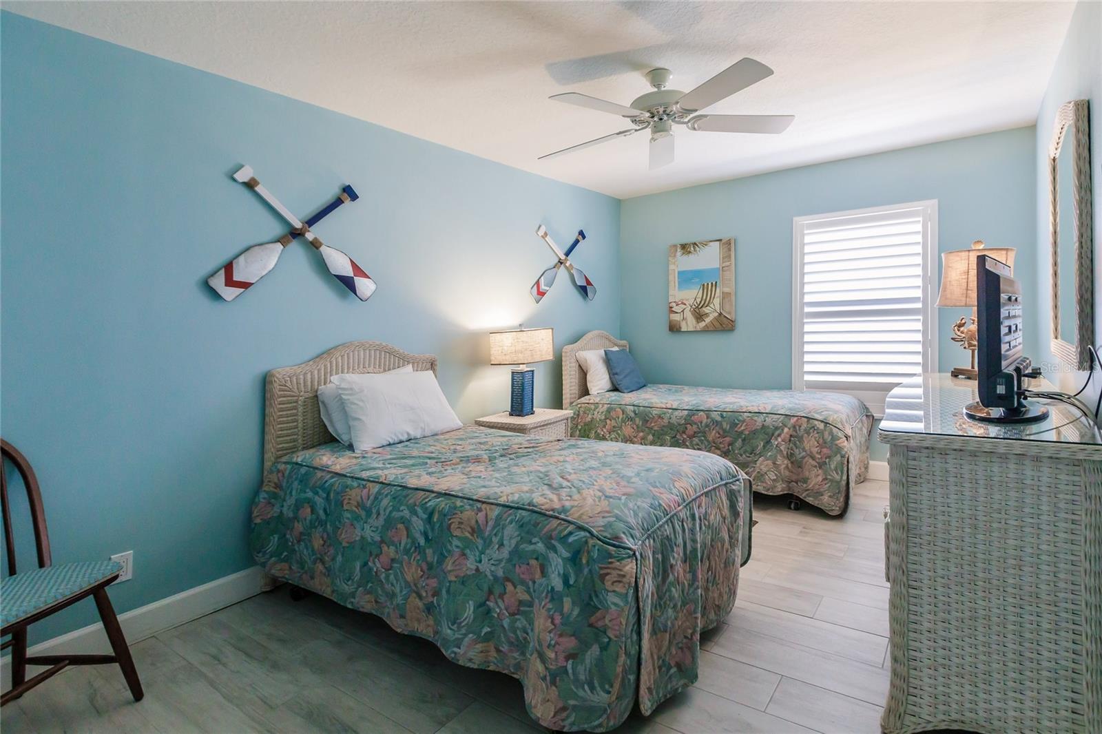 Image 13 of 15 For 6020 Midnight Pass Road 2