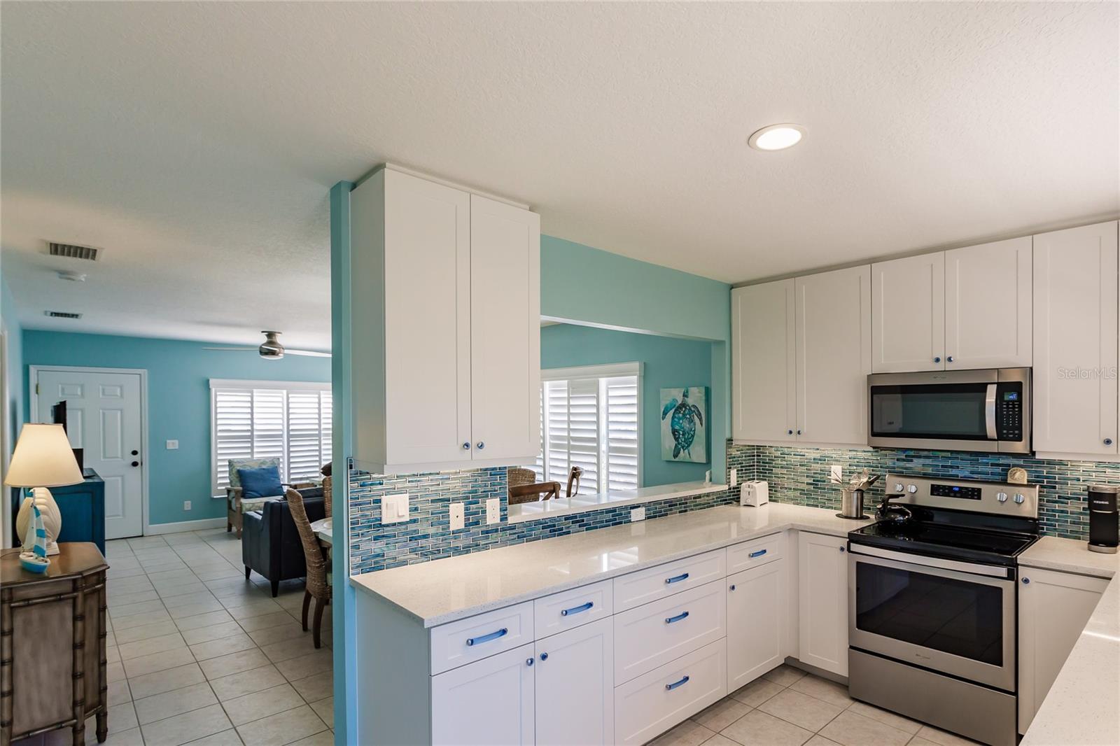 Image 6 of 15 For 6020 Midnight Pass Road 2