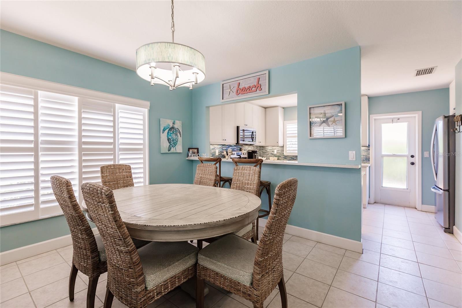 Image 8 of 15 For 6020 Midnight Pass Road 2