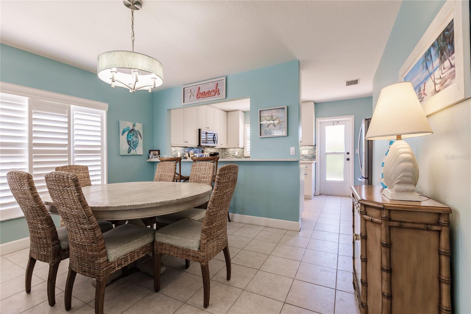 Image 9 of 15 For 6020 Midnight Pass Road 2