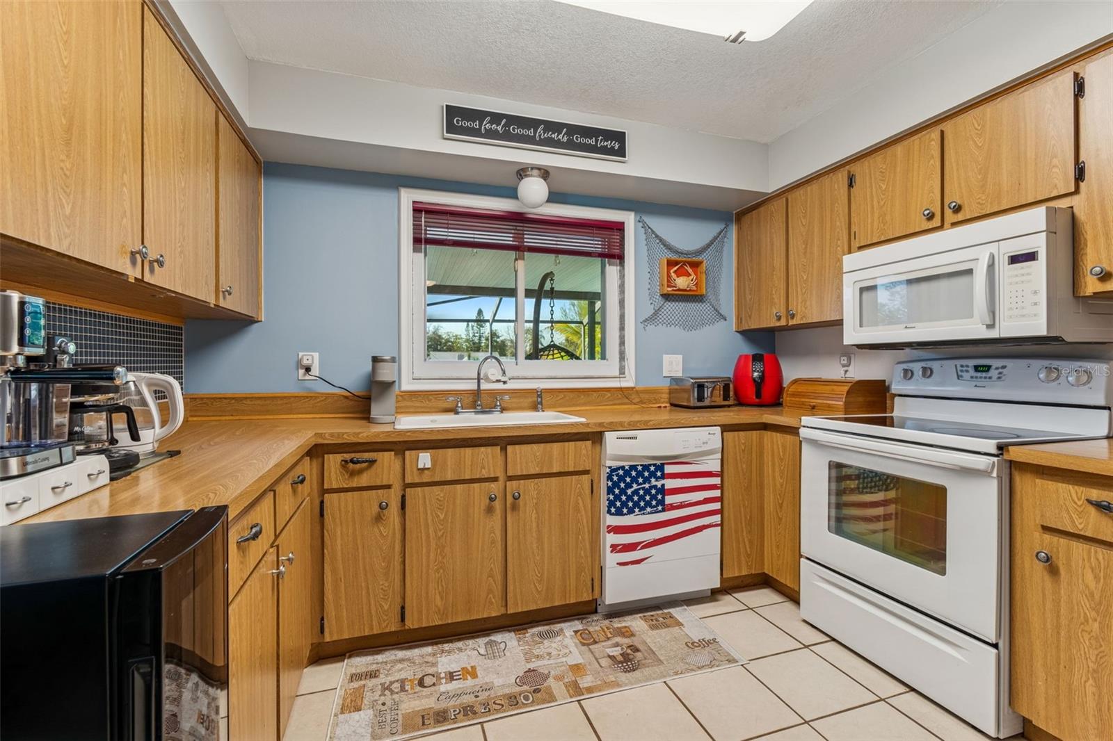 Image 22 of 51 For 4110 Bank Avenue