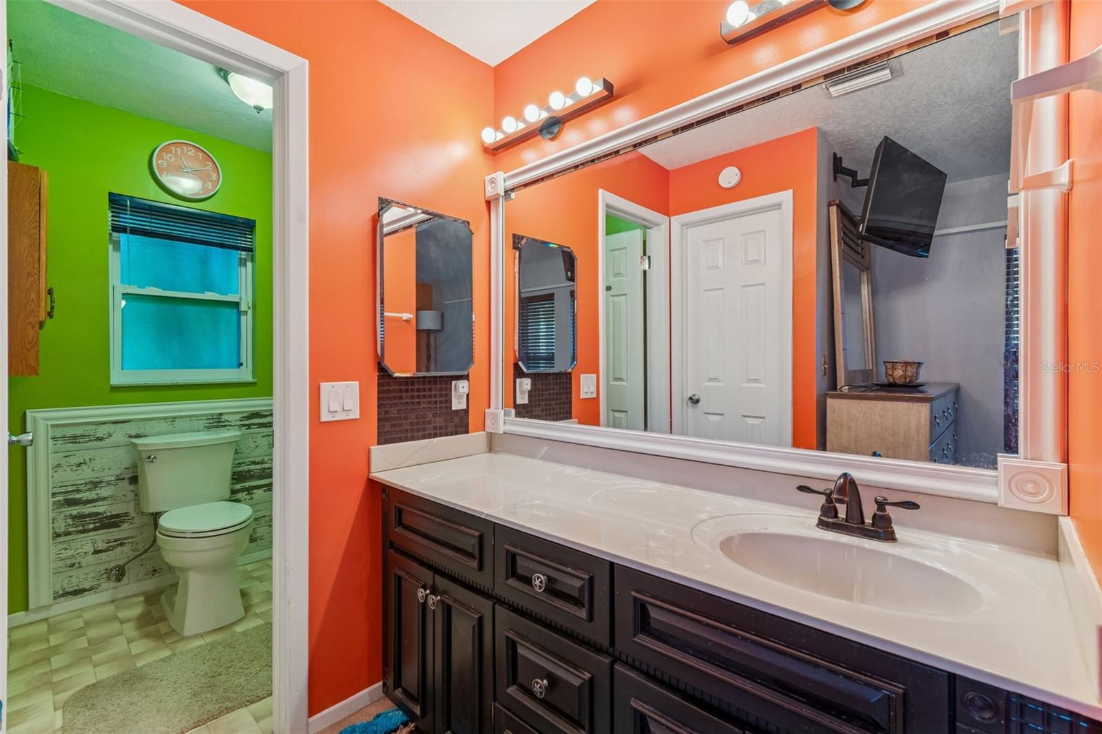 Image 32 of 51 For 4110 Bank Avenue