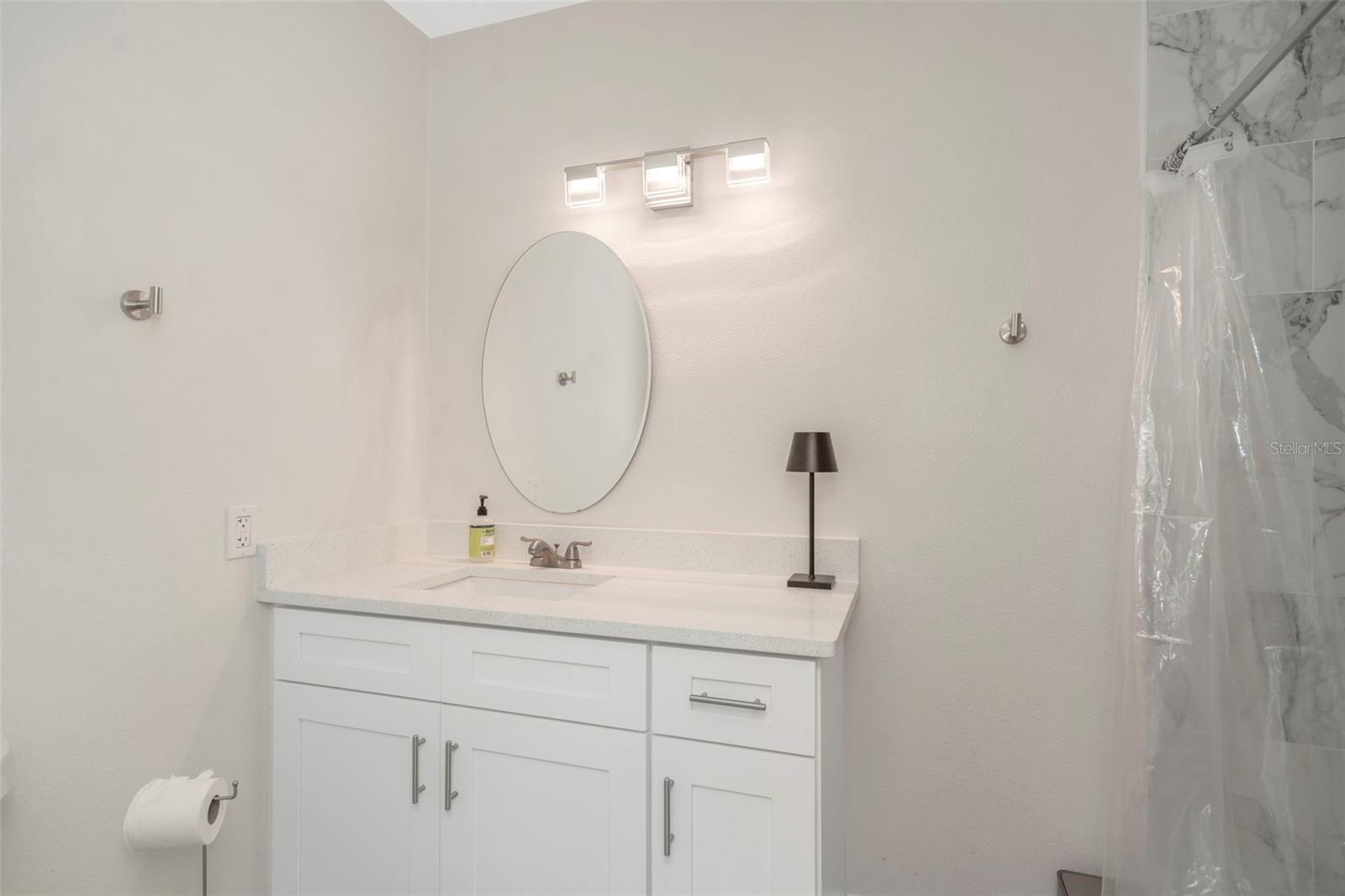 Listing photo id 17 for 9401 Willow Avenue