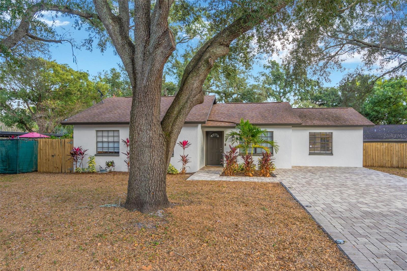 Listing photo id 0 for 9401 Willow Avenue