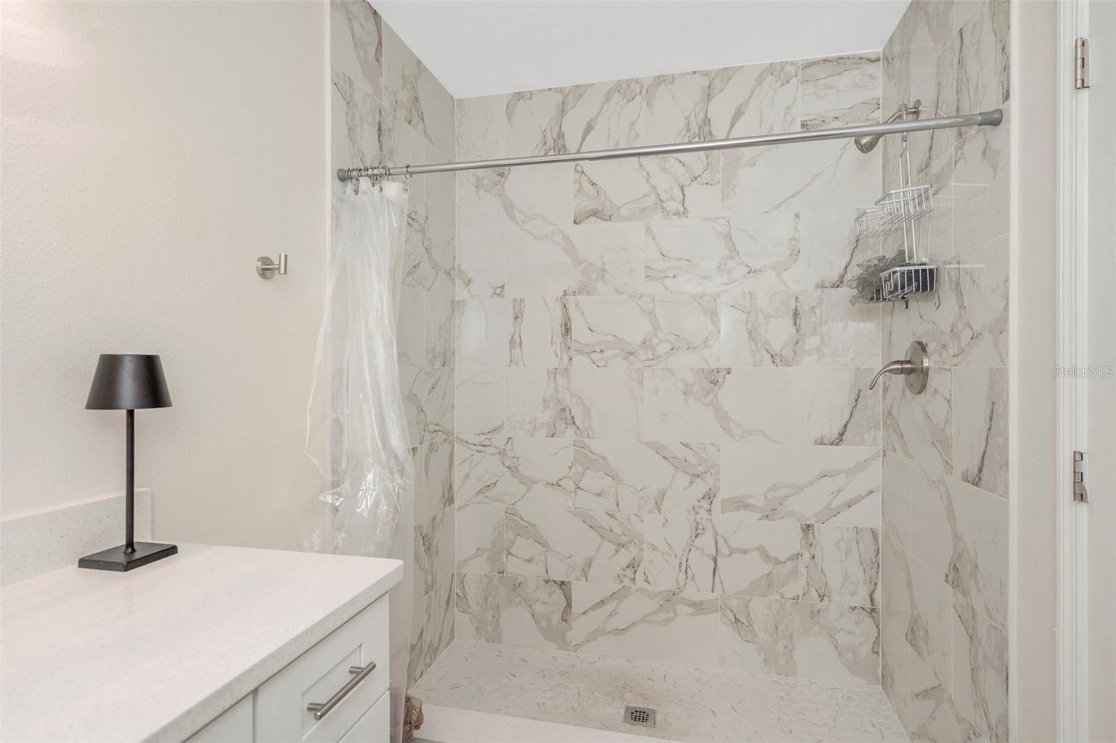 Listing photo id 18 for 9401 Willow Avenue