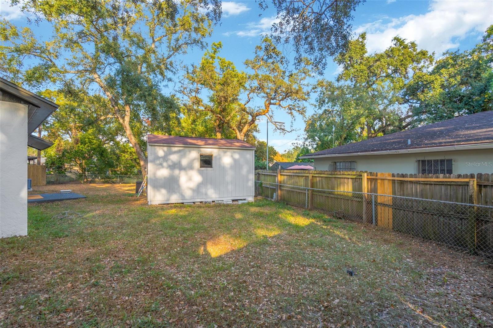 Listing photo id 26 for 9401 Willow Avenue