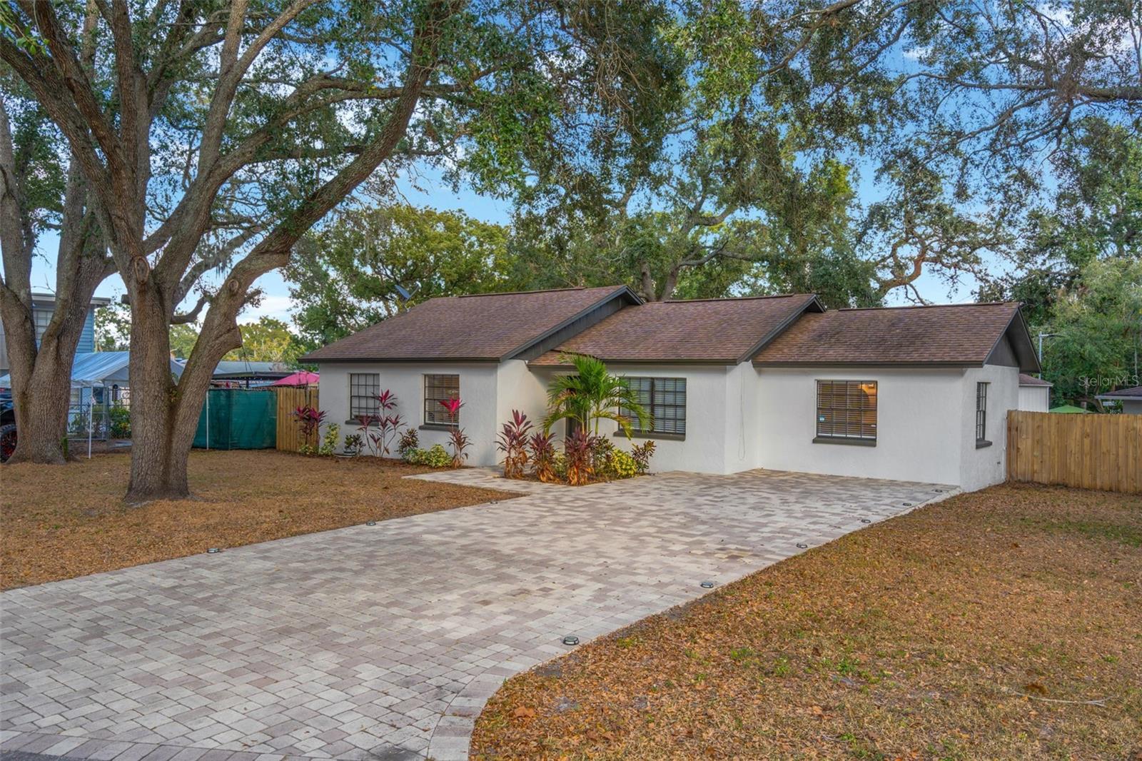 Listing photo id 29 for 9401 Willow Avenue