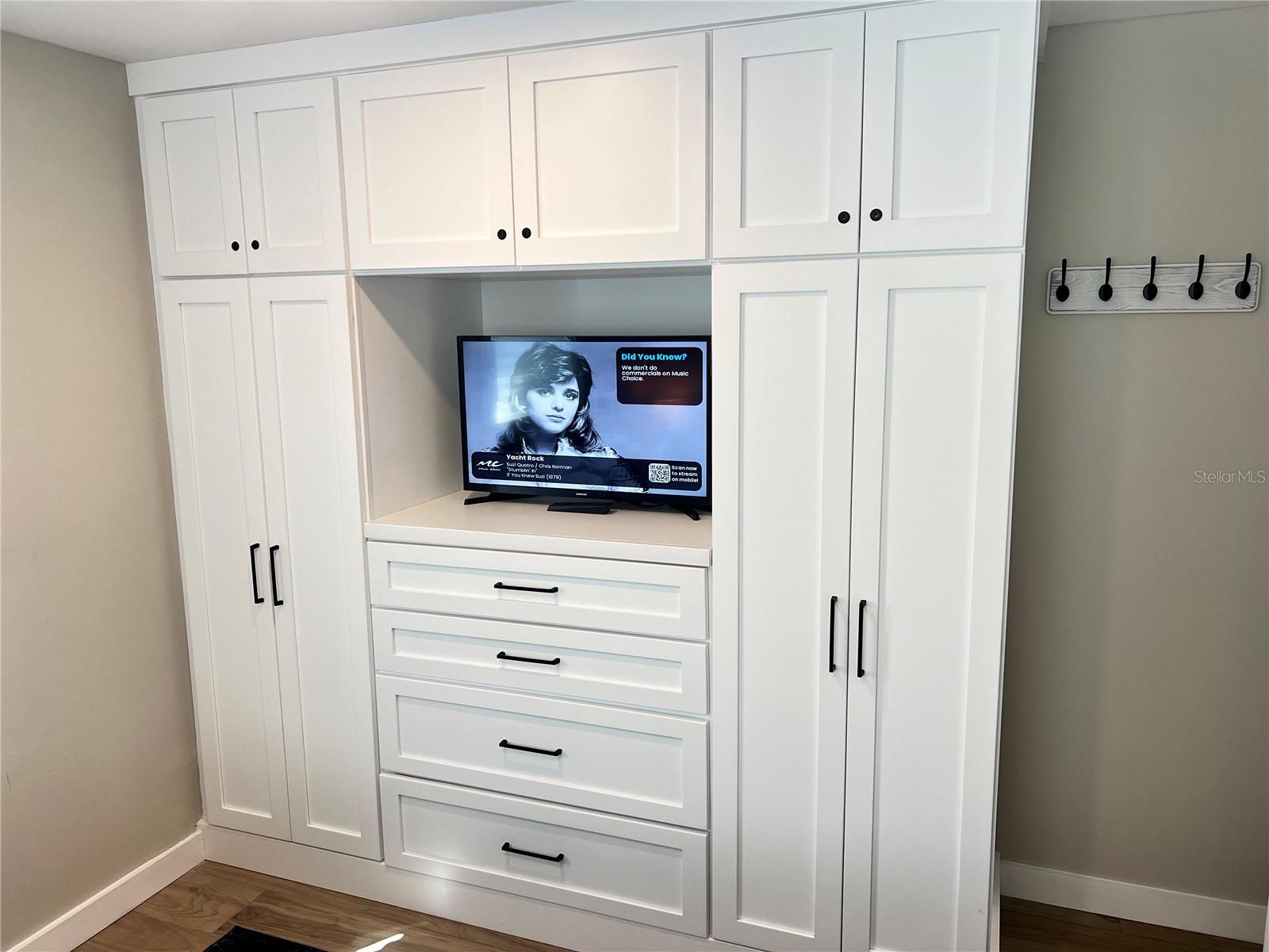 Image 10 of 14 For 6020 Midnight Pass Road 54