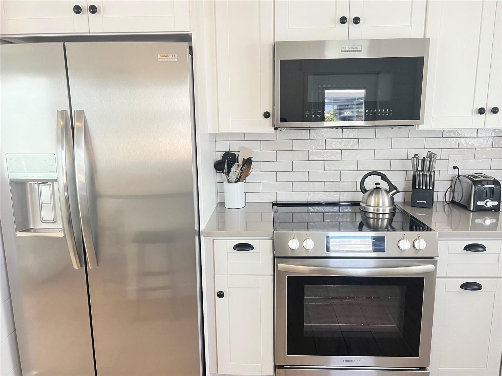 Image 7 of 14 For 6020 Midnight Pass Road 54