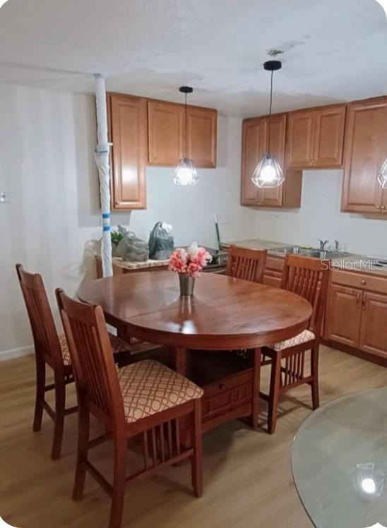 Listing photo id 12 for 405 Orion Avenue