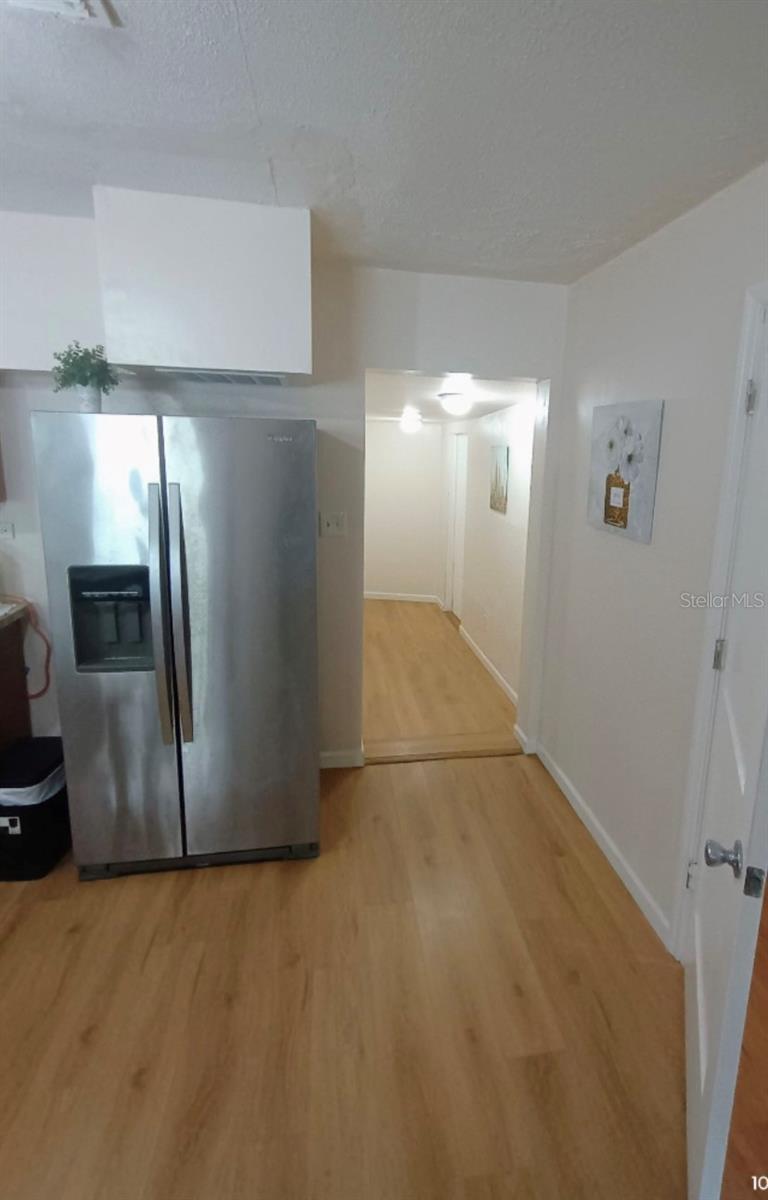 Listing photo id 13 for 405 Orion Avenue