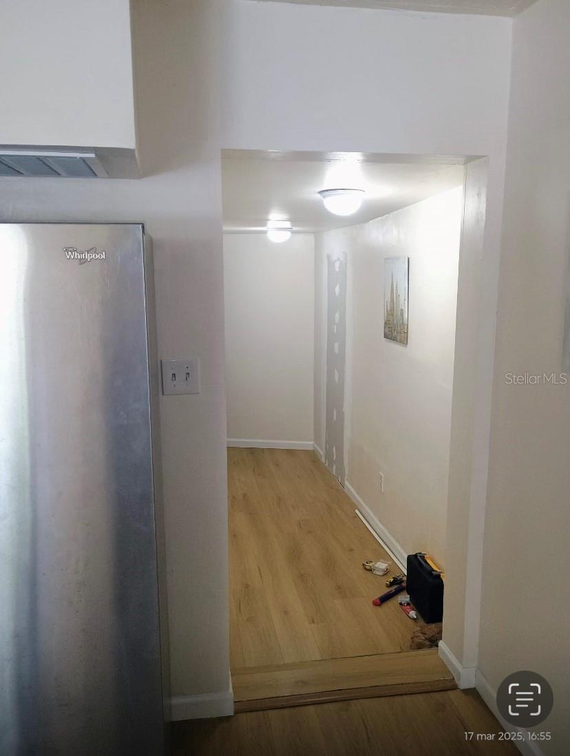 Listing photo id 21 for 405 Orion Avenue