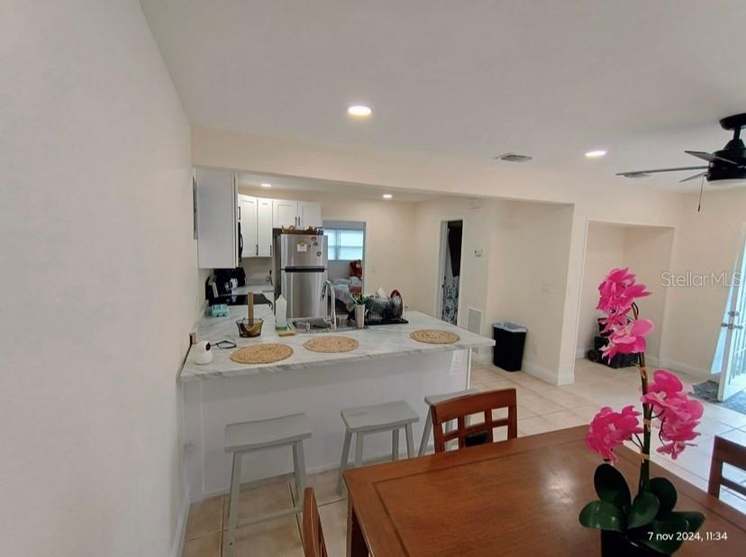 Listing photo id 24 for 405 Orion Avenue