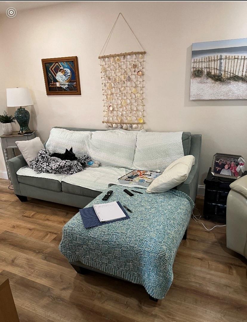 Listing photo id 37 for 405 Orion Avenue