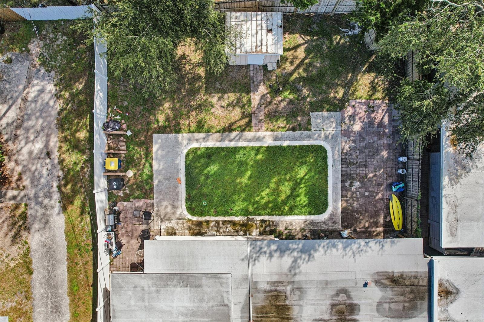 Listing photo id 52 for 405 Orion Avenue