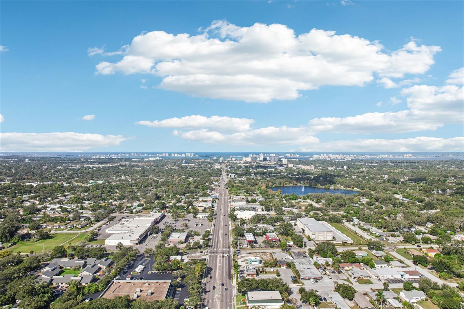 Listing photo id 53 for 405 Orion Avenue