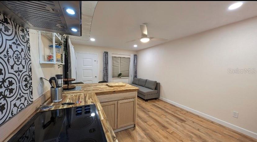 Listing photo id 4 for 405 Orion Avenue