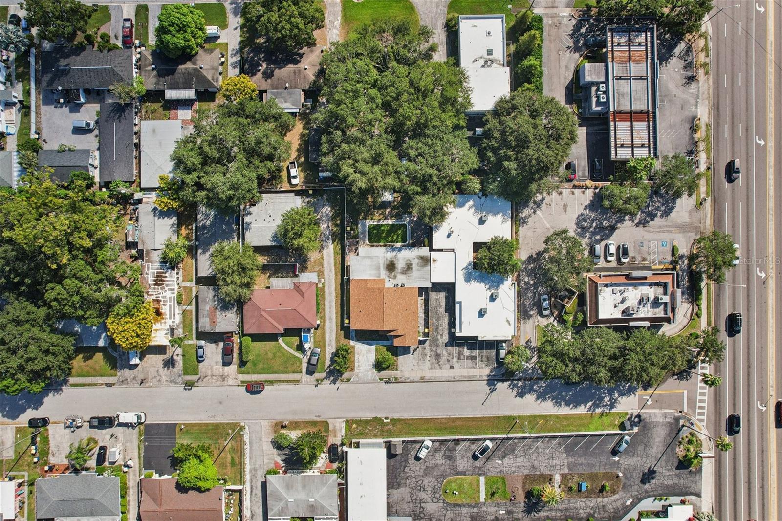 Listing photo id 59 for 405 Orion Avenue