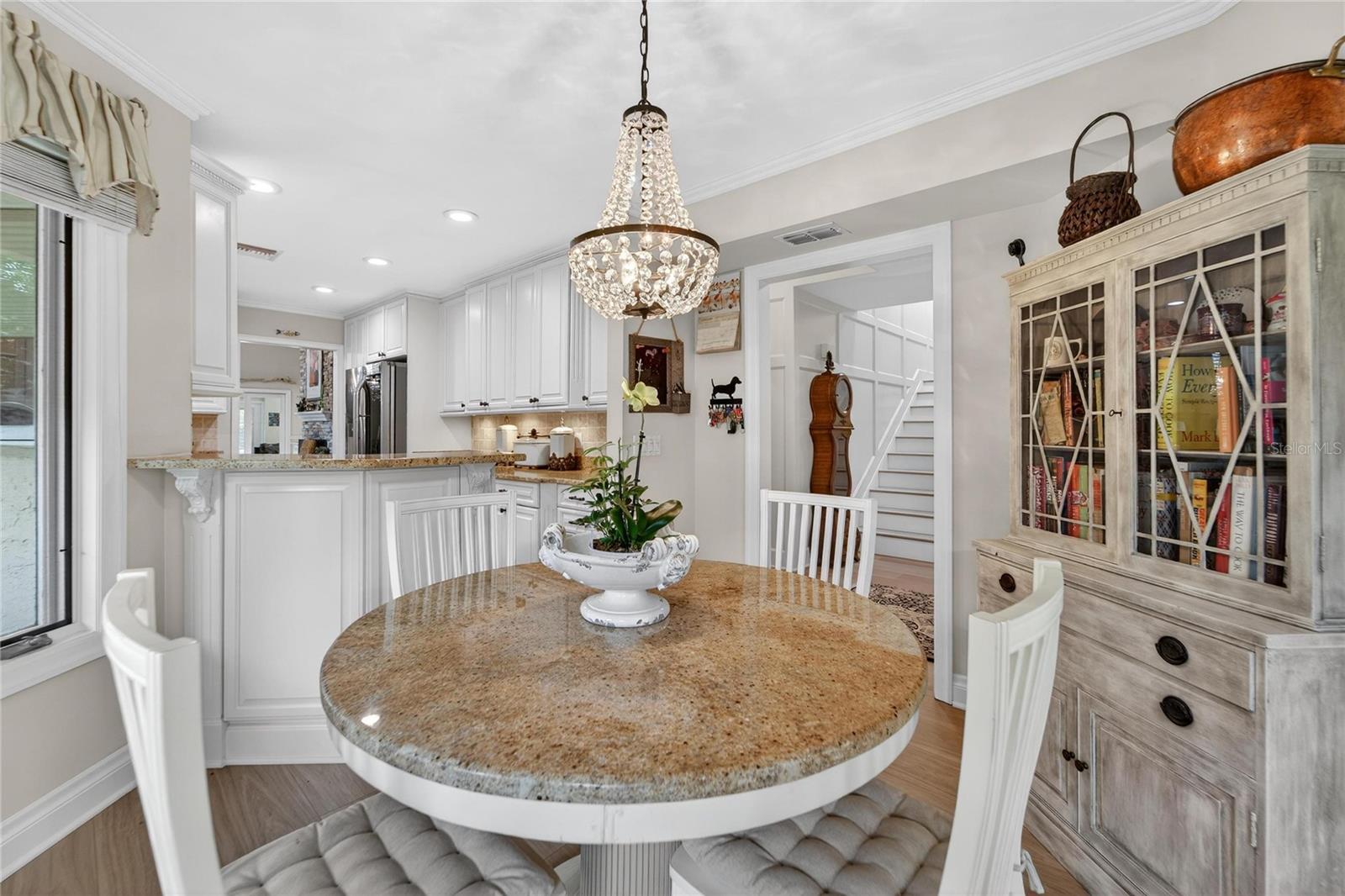 Listing photo id 12 for 1105 Flores De Avila