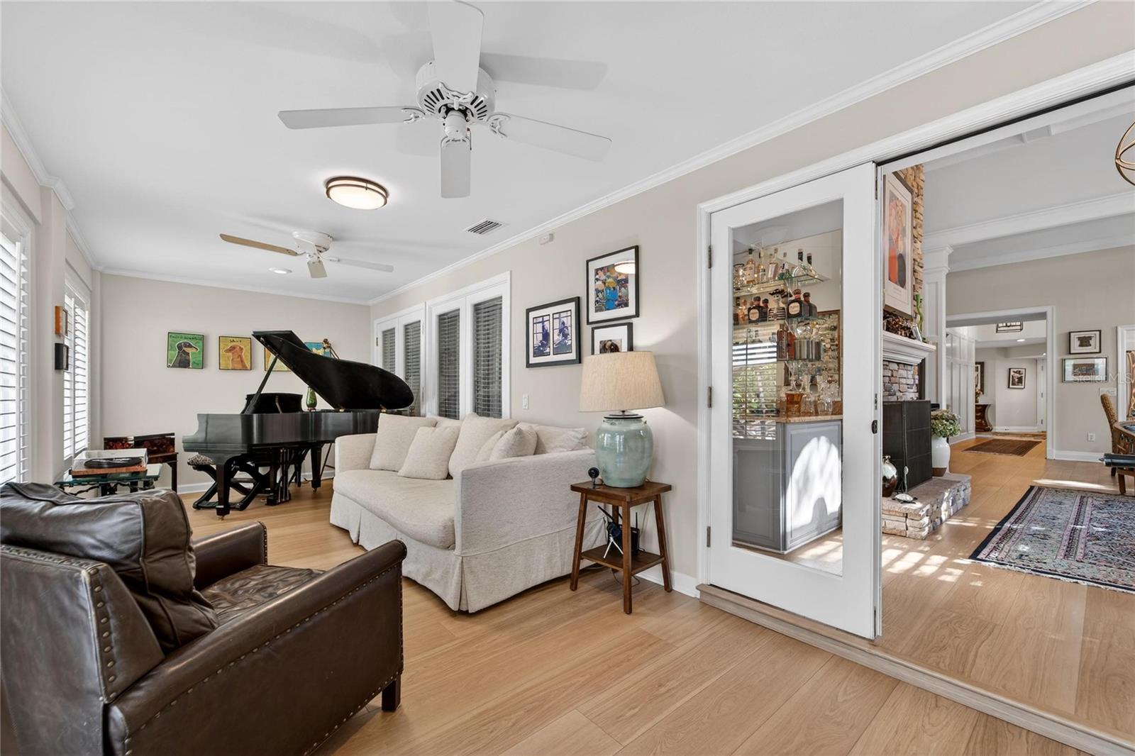 Listing photo id 20 for 1105 Flores De Avila