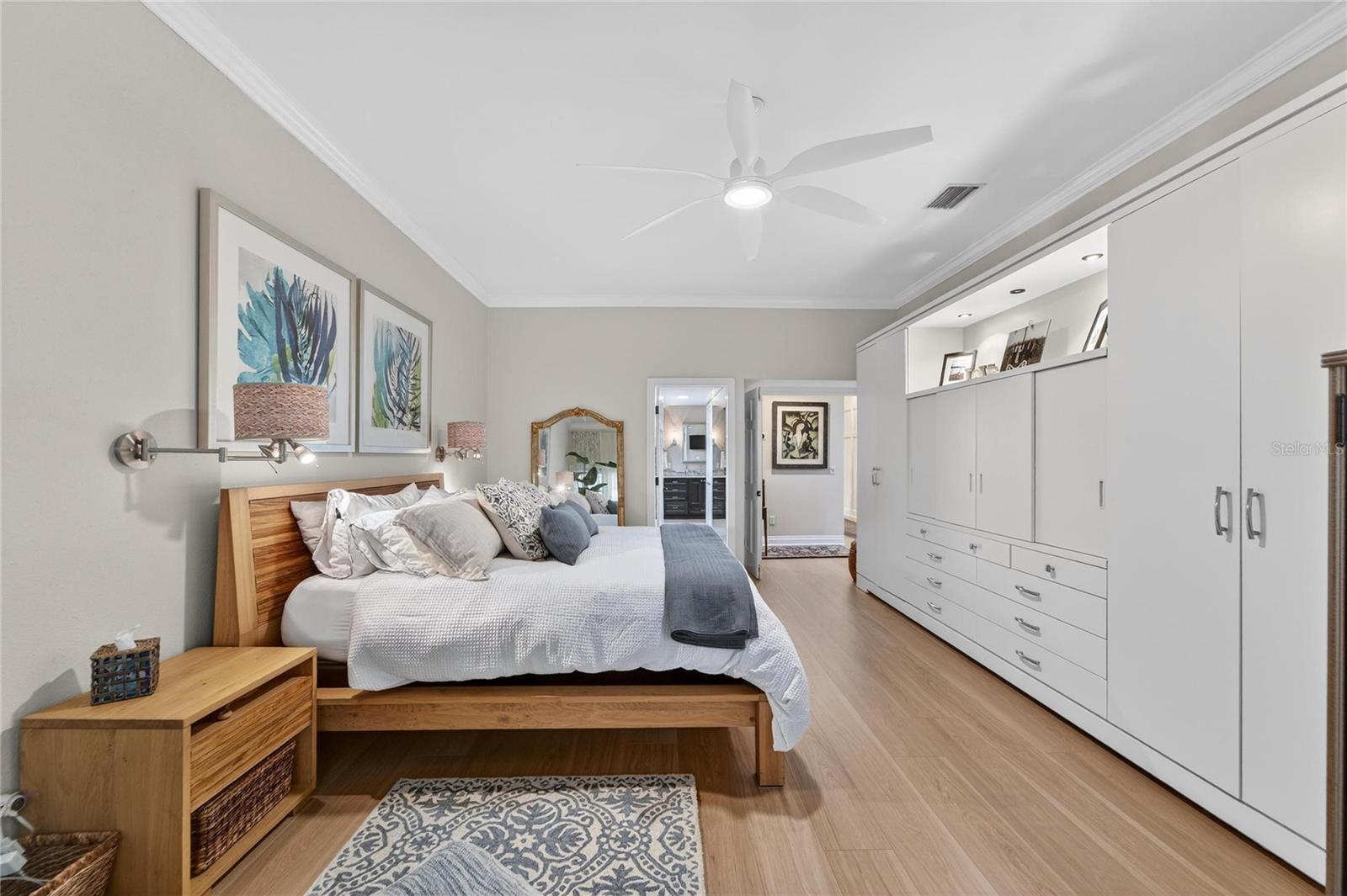 Listing photo id 24 for 1105 Flores De Avila