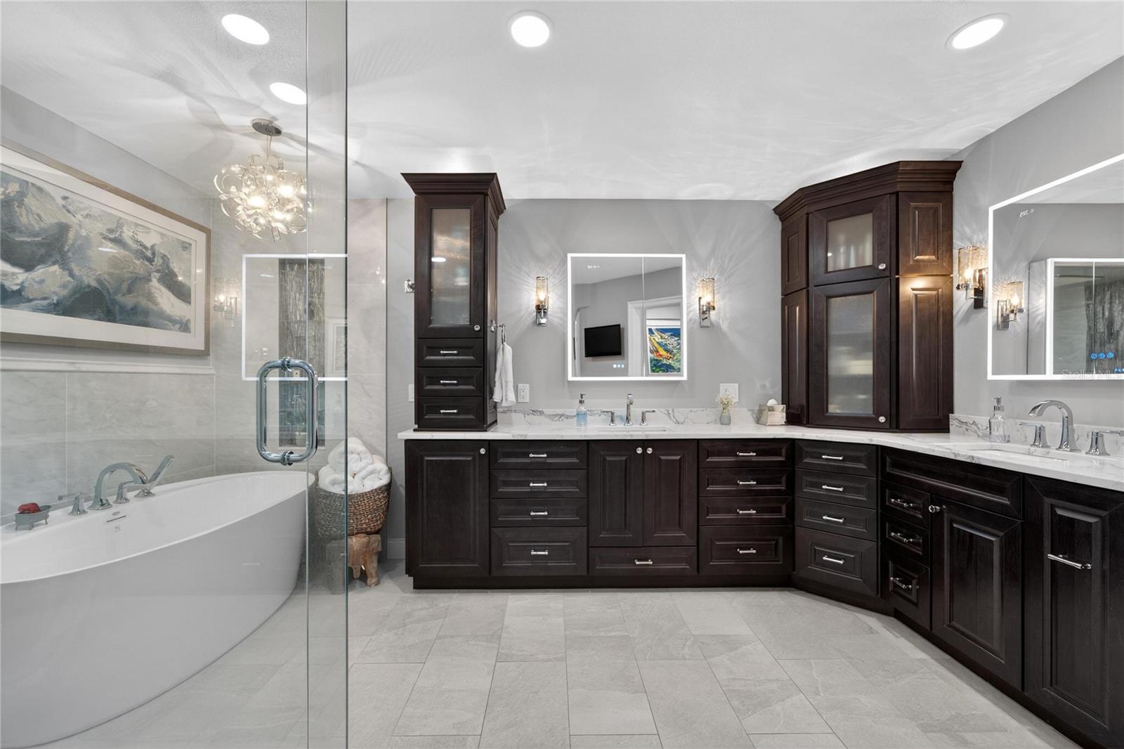 Listing photo id 26 for 1105 Flores De Avila