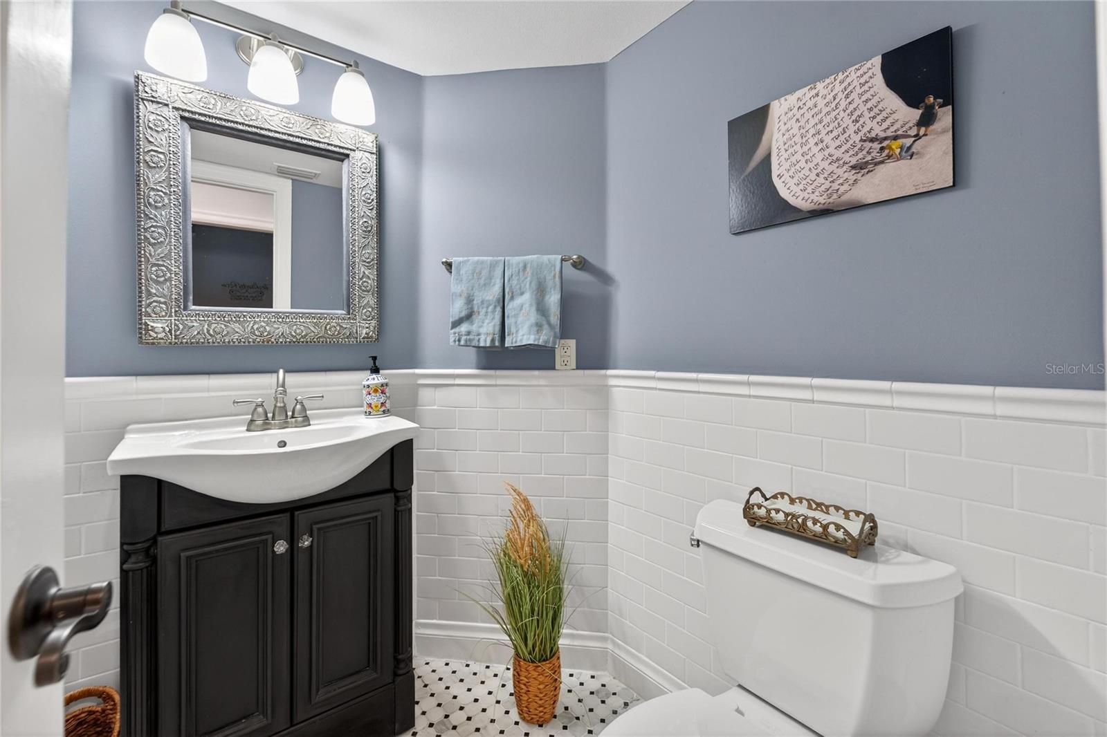 Listing photo id 33 for 1105 Flores De Avila