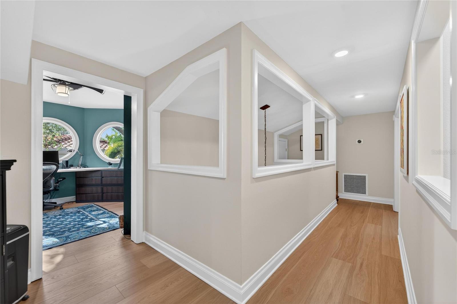 Listing photo id 36 for 1105 Flores De Avila