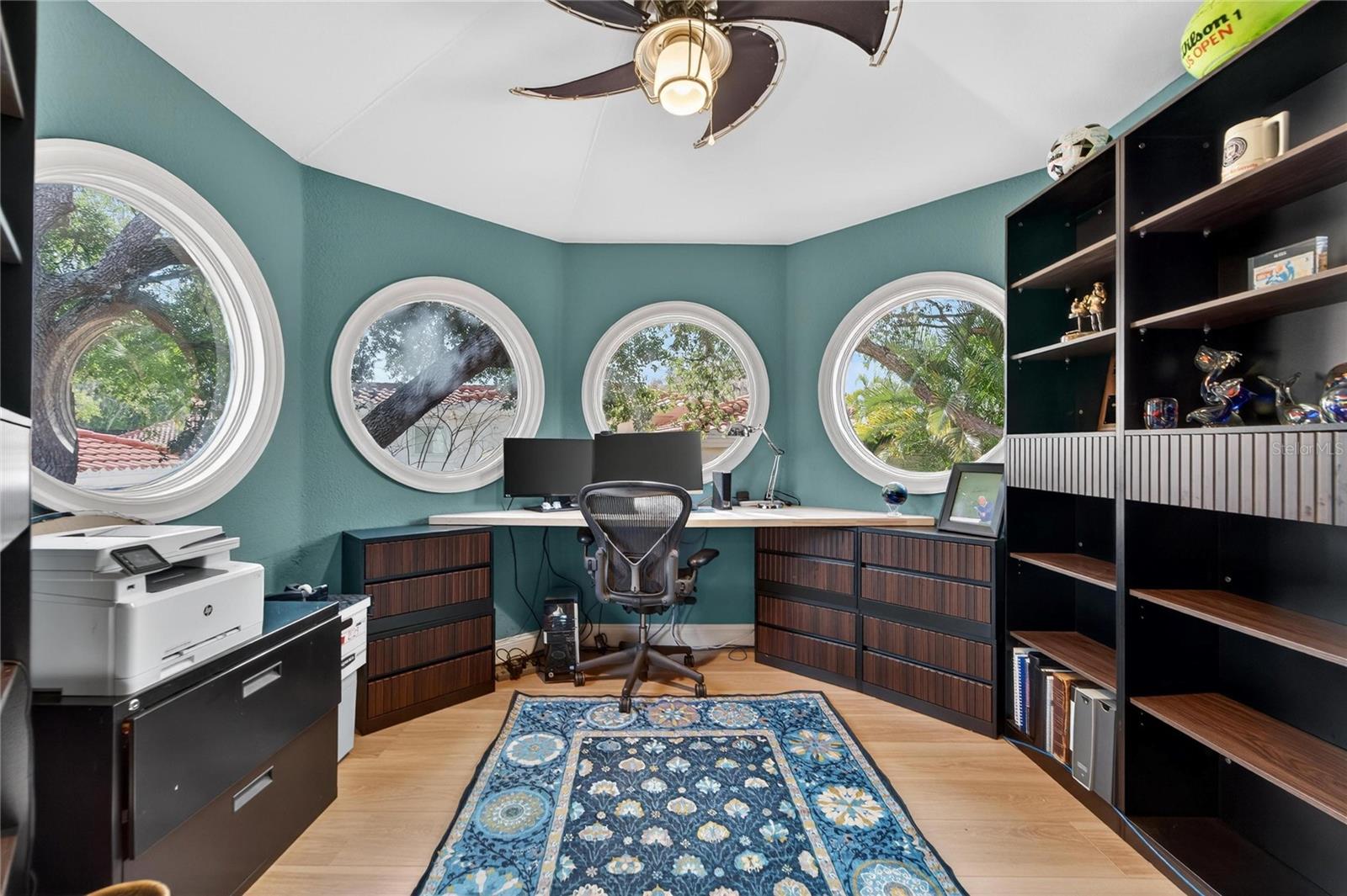 Listing photo id 37 for 1105 Flores De Avila