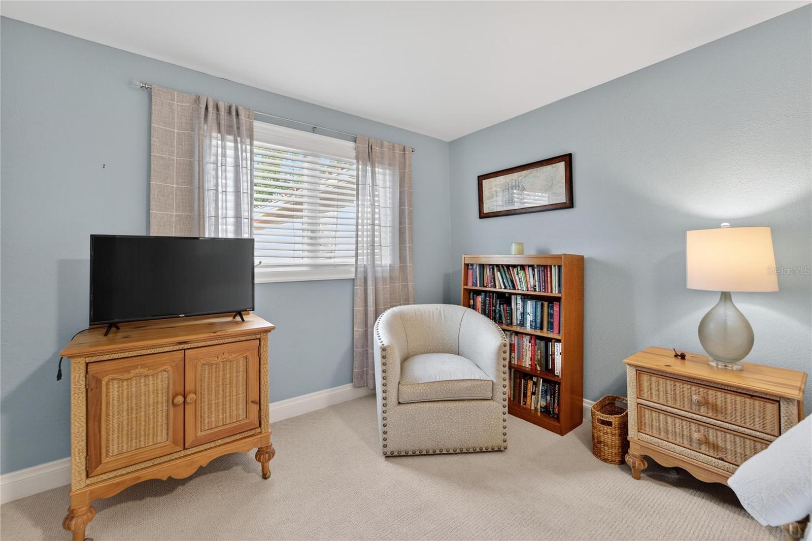 Listing photo id 44 for 1105 Flores De Avila