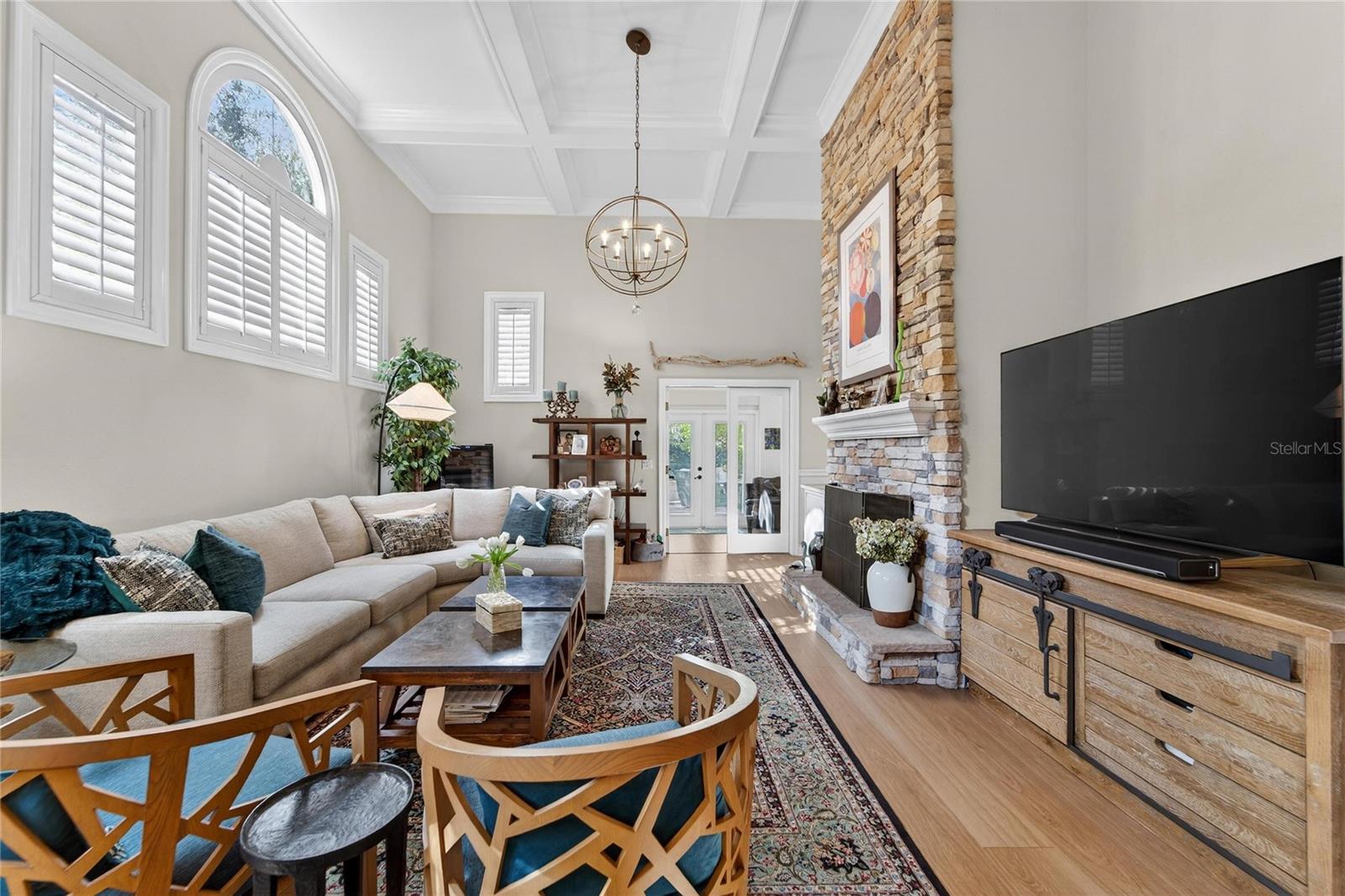 Listing photo id 6 for 1105 Flores De Avila