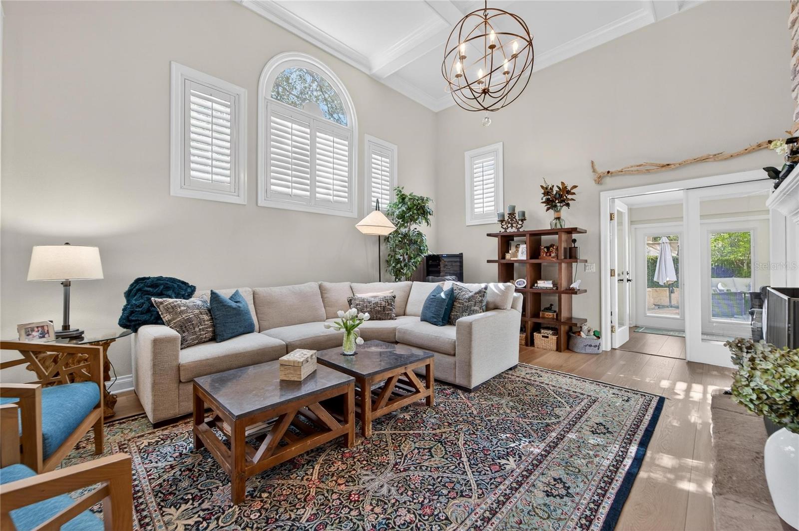 Listing photo id 7 for 1105 Flores De Avila