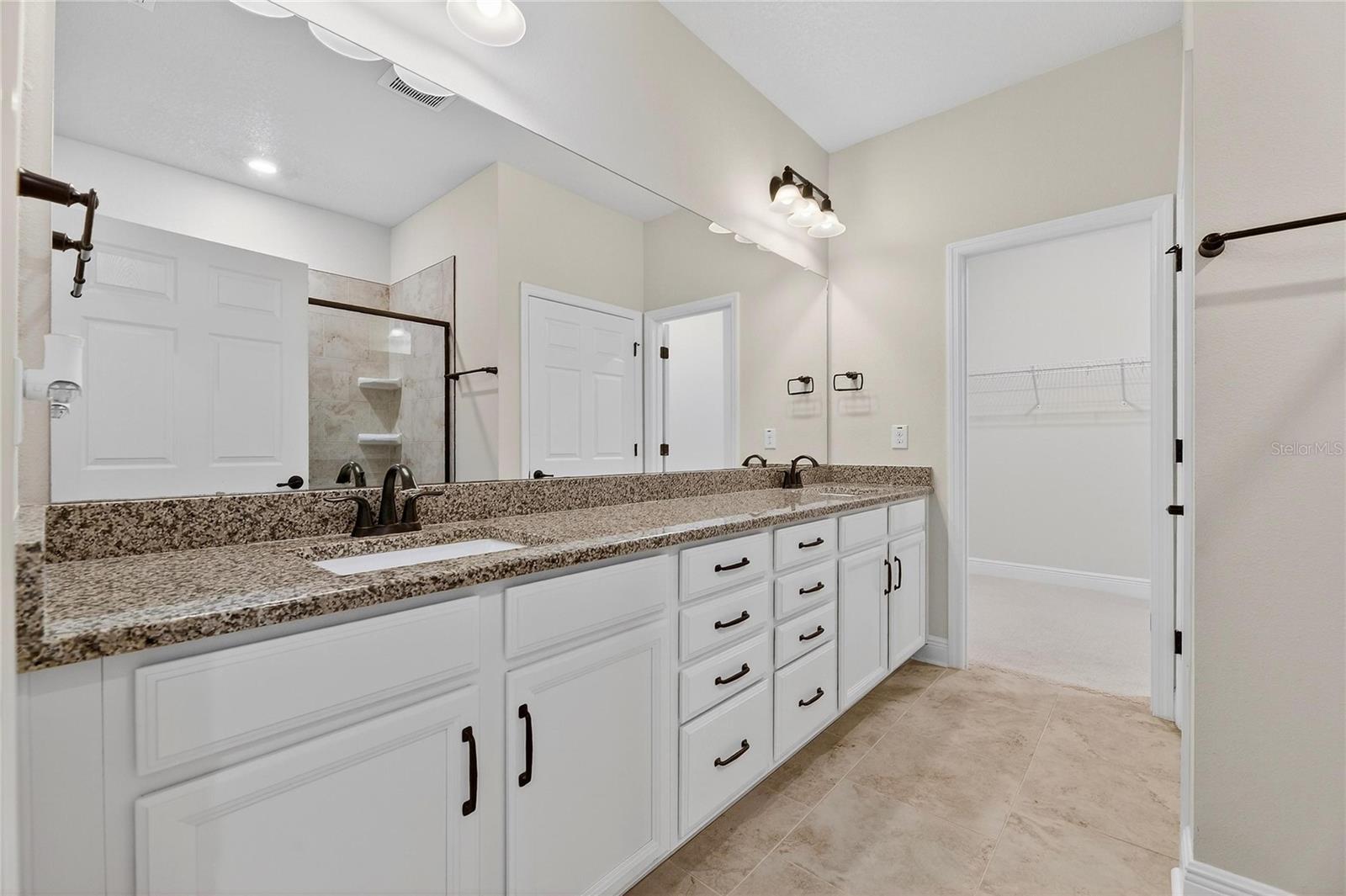 Image 18 of 35 For 13890 Kingfisher Glen Drive