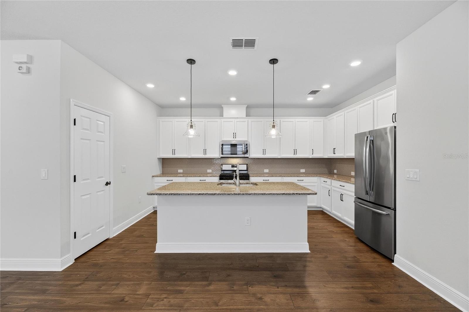 Image 6 of 35 For 13890 Kingfisher Glen Drive