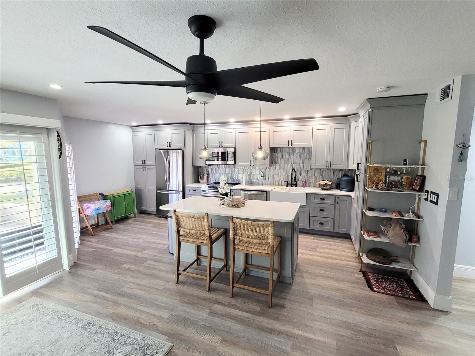 Image 13 of 33 For 1005 Bayshore Boulevard 102