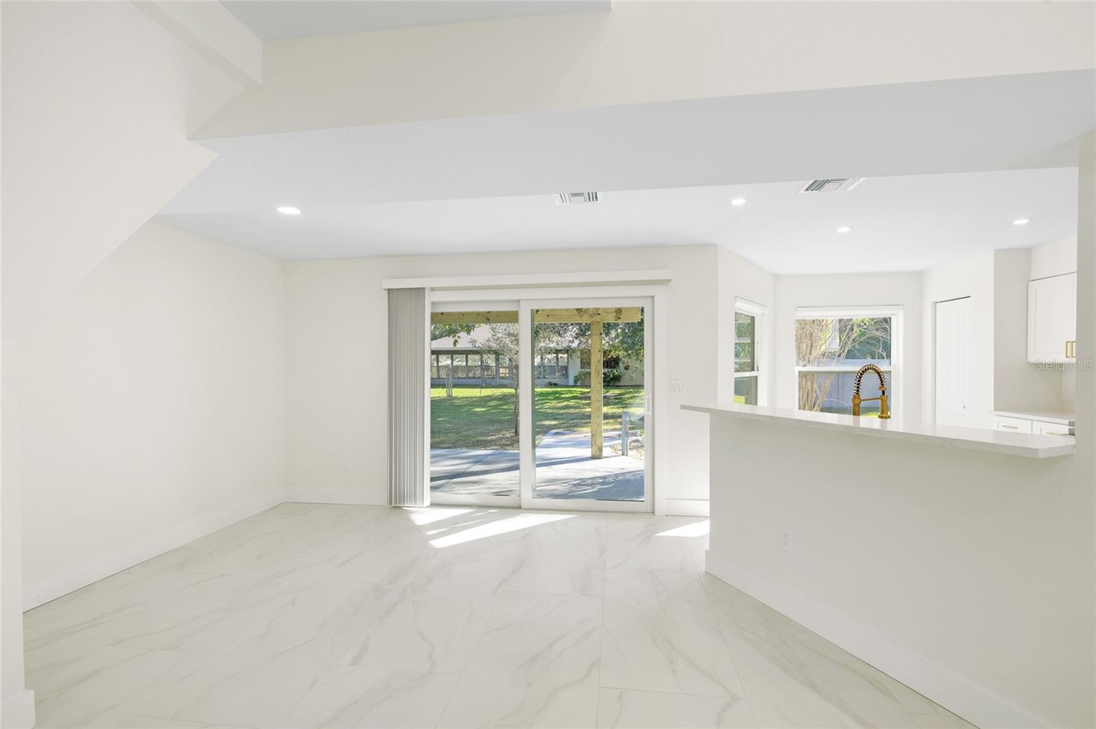 Image 10 of 51 For 1801 Laurence Court