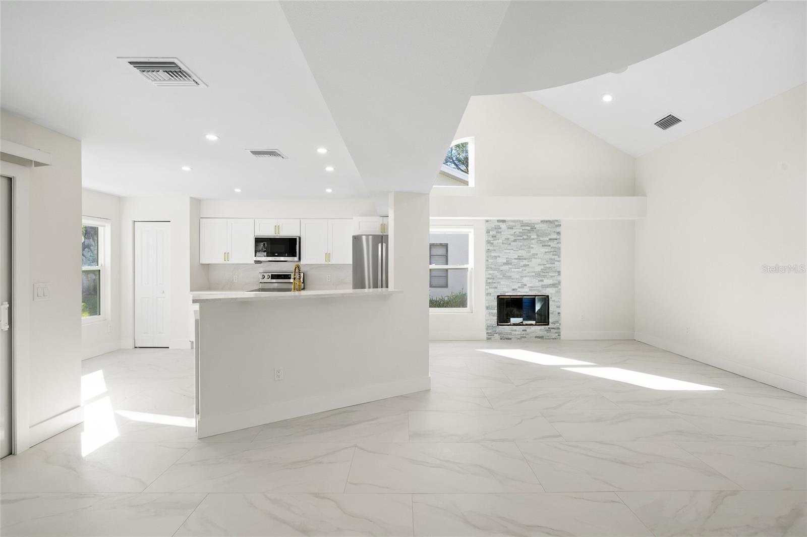 Image 12 of 51 For 1801 Laurence Court