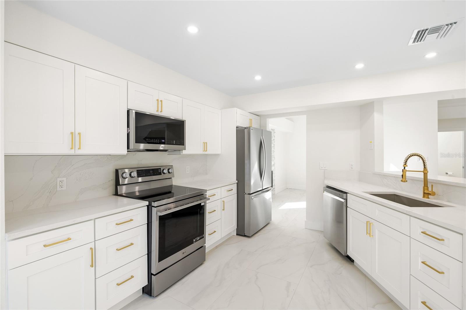 Image 14 of 51 For 1801 Laurence Court