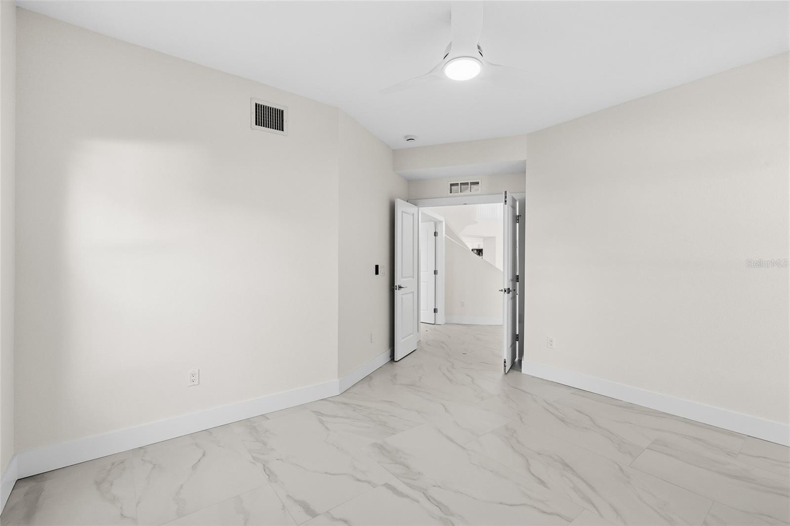 Image 23 of 51 For 1801 Laurence Court