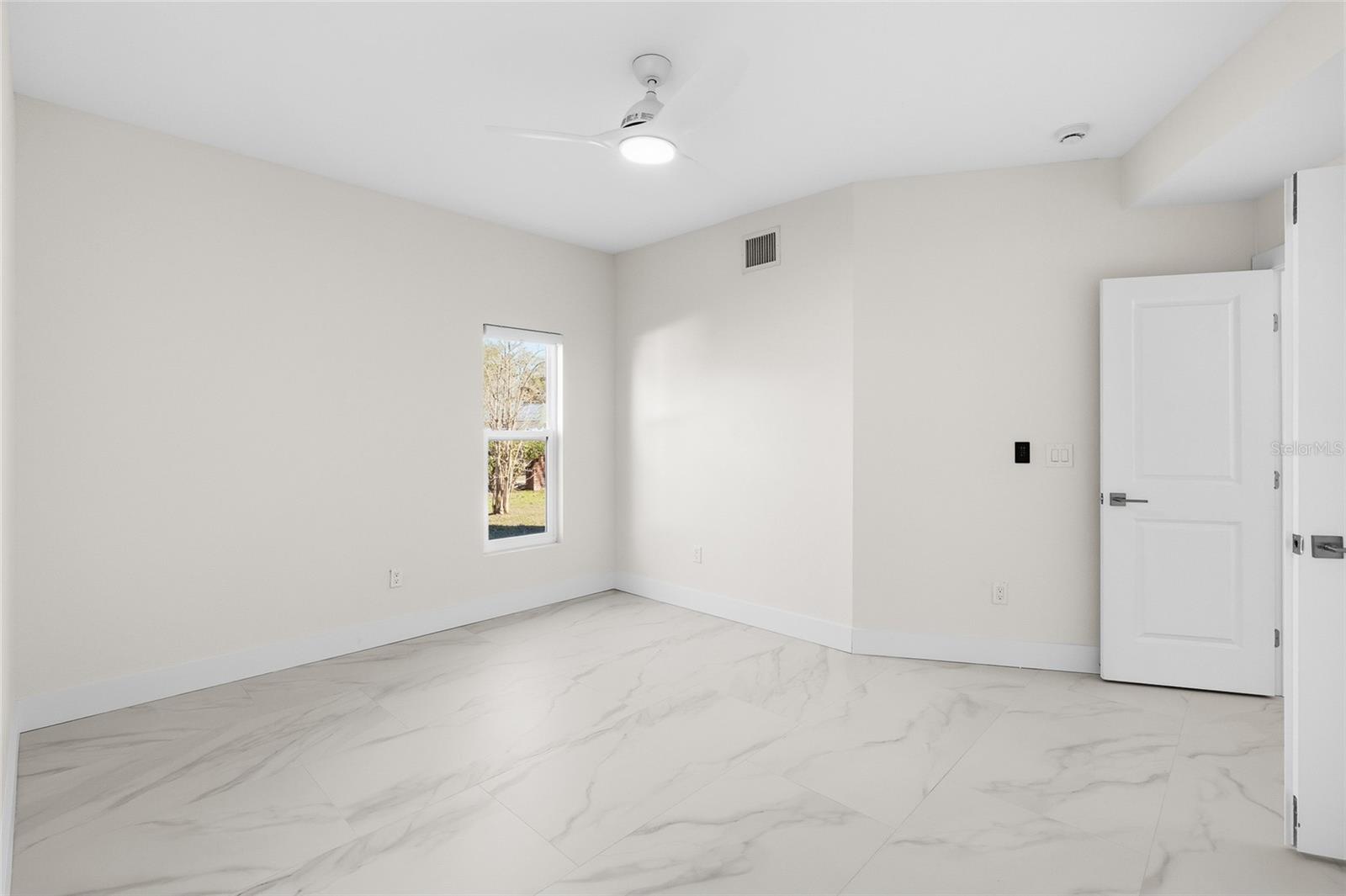 Image 24 of 51 For 1801 Laurence Court