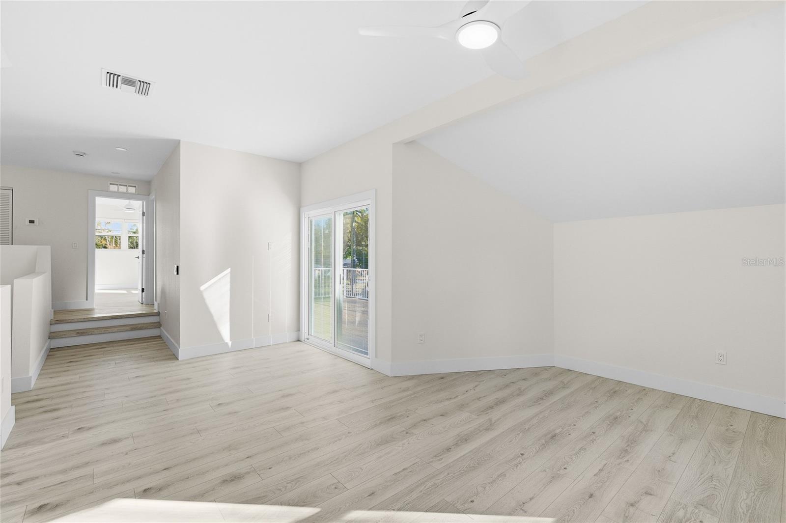 Image 27 of 51 For 1801 Laurence Court