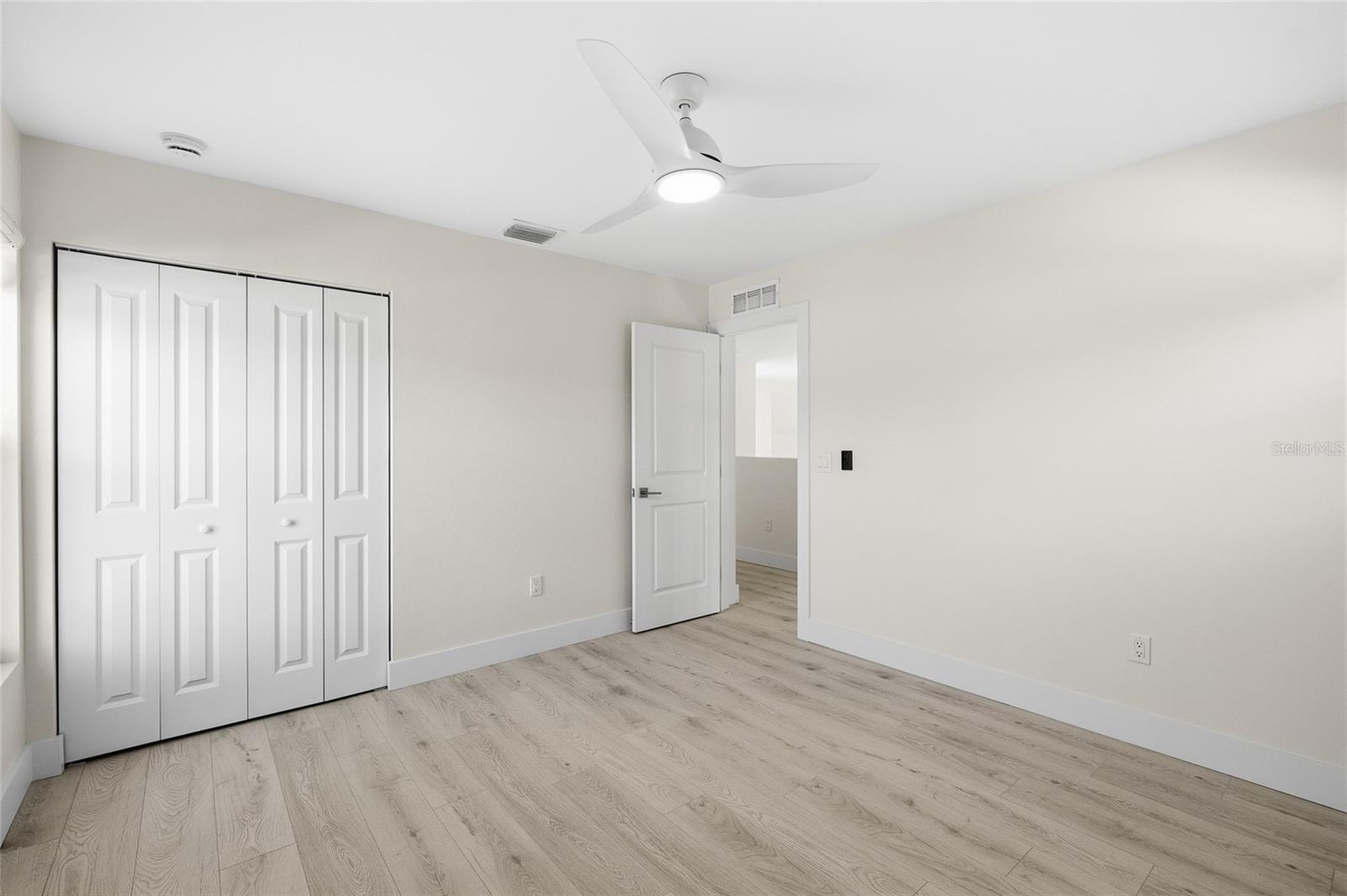 Image 33 of 51 For 1801 Laurence Court