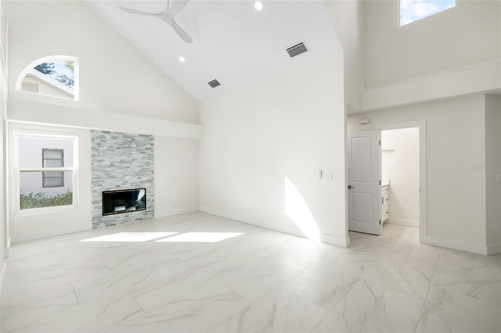 Image 9 of 51 For 1801 Laurence Court