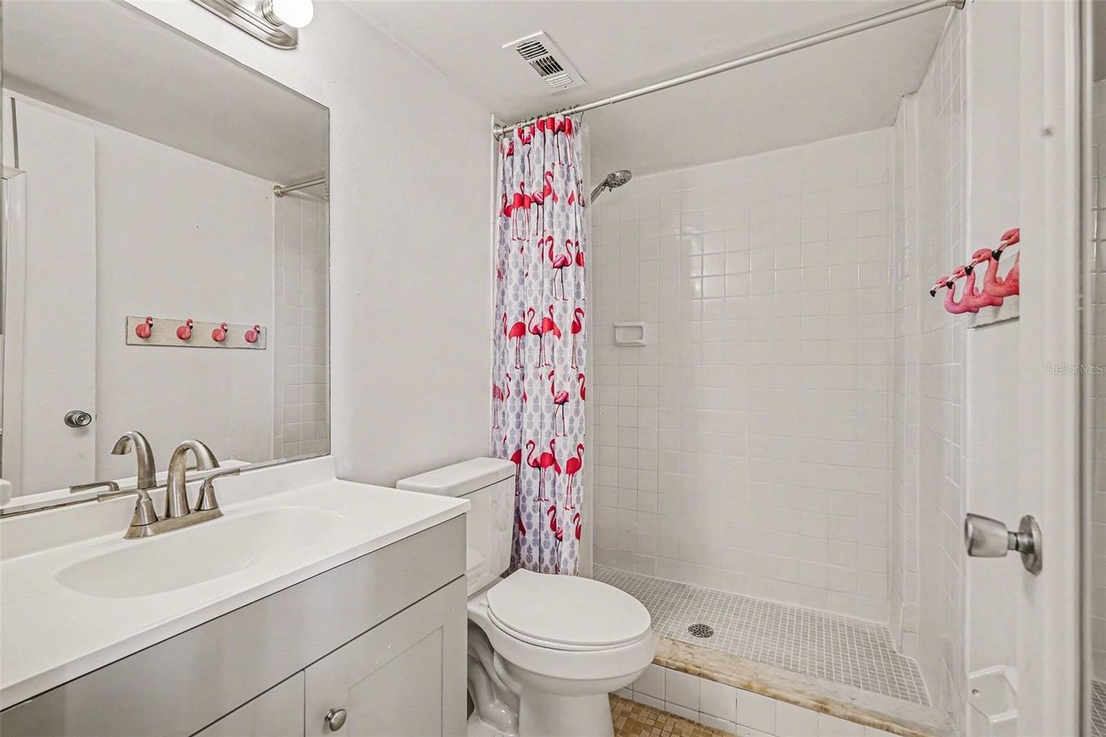 Listing photo id 9 for 303 Tarpon Point